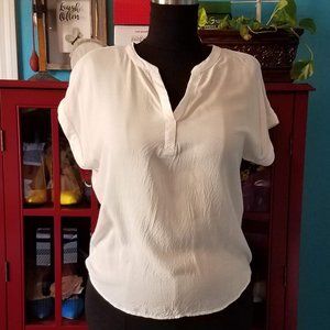 Casual/Dressy-Medium White Gap Top: EUC